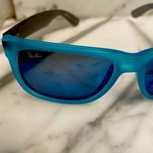 Ray-ban two-tone sunglasses with matching case